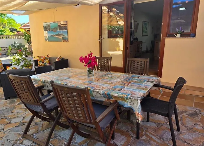 Casa La Siesta- Ruhiges In Cala Ratjada, 300 M Vom Son Moll Entfernt